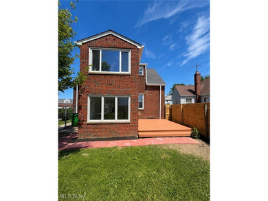 Welcome home to this stunning, fully renovated Euclid gem, where - photo 2