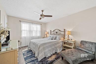 Beautifully-renovated condo just steps from the deeded beach - photo 14