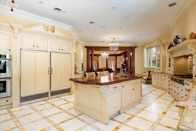 Luxurious Waterview Mansion in the Prestigious Village of Kings - photo 13