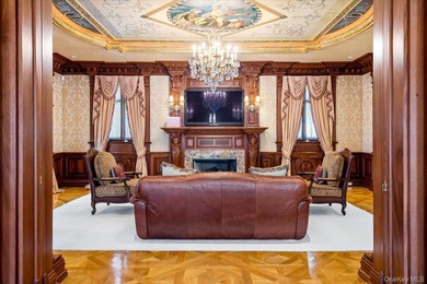 Luxurious Waterview Mansion in the Prestigious Village of Kings - photo 15