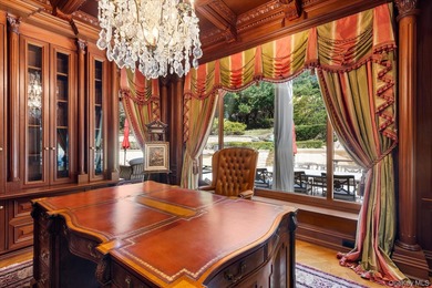 Luxurious Waterview Mansion in the Prestigious Village of Kings - photo 18