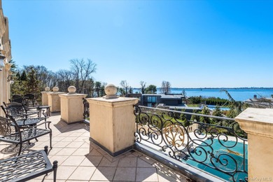 Luxurious Waterview Mansion in the Prestigious Village of Kings - photo 24