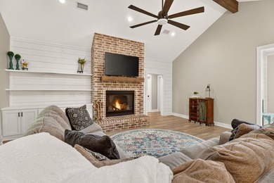 Welcome to this thoughtfully designed and well-maintained - photo 5