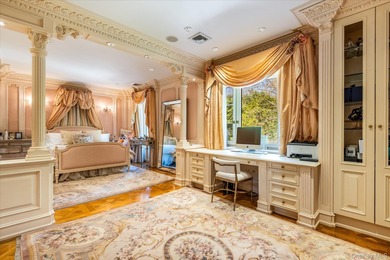Luxurious Waterview Mansion in the Prestigious Village of Kings - photo 29
