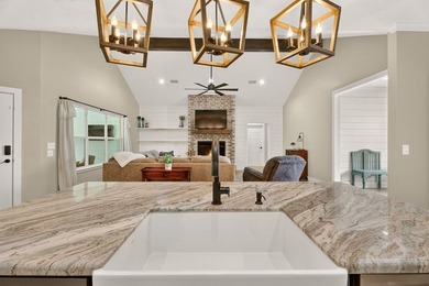 Welcome to this thoughtfully designed and well-maintained - photo 10