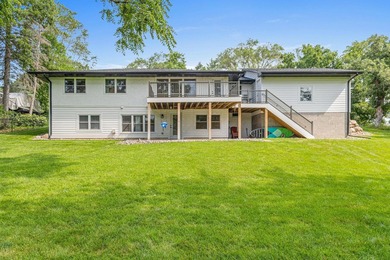 Experience waterfront living in this beautifully completely - photo 2