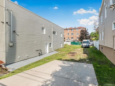 Welcome to 264 Emerson Avenue, Bronx, NY 10465! This is a - photo 3