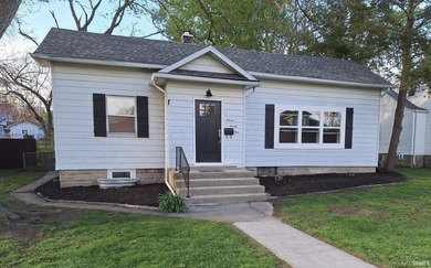 Recently updated home on Main st. in Warsaw on a full unfinished - photo 1