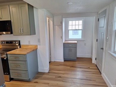 Recently updated home on Main st. in Warsaw on a full unfinished - photo 5