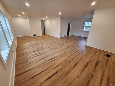 Recently updated home on Main st. in Warsaw on a full unfinished - photo 6