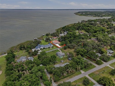 Welcome to this stunning BRAND-NEW CUSTOM-BUILT home in the - photo 1