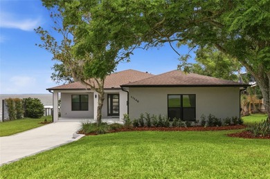 Welcome to this stunning BRAND-NEW CUSTOM-BUILT home in the - photo 4
