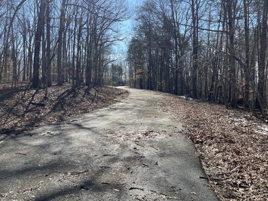 Nice lake access lot in Beechwood West community. End of street - photo 5