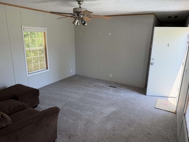 Two-bedroom, two-bathroom Fleetwood mobile home in Foxfire - photo 9