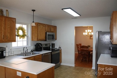 SELLER IS OFFERING $5000 towards closing costs! Welcome to this - photo 3