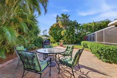House with View of Canal, Pool & Private Lounge Area For - photo 46