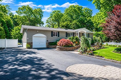 Welcome to 4 Cabin Lane, East Setauket, a well maintained 4 - photo 1