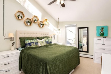 Wake up to mountain views, spend your mornings on the golf - photo 9