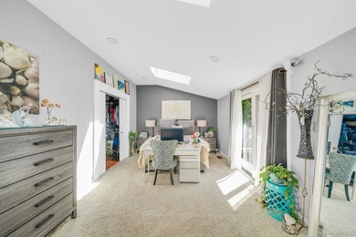 Welcome to 4 Cabin Lane, East Setauket, a well maintained 4 - photo 10