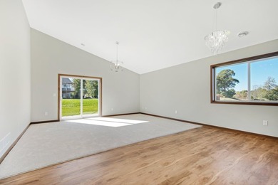 301 Gateway Parkway - photo 9