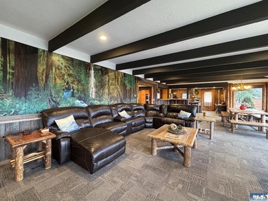 Mid-Century Rustic Charm Meets Modern Luxury! This beautifully - photo 11