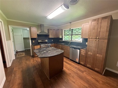 Welcome home to this beautifully completely remodeled 2-bedroom - photo 12