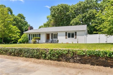 Desirable Governor Francis Farm neighborhood! This - photo 2