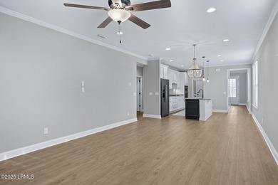 Discover this like-new, upgraded Hallmark home in Sun City - photo 13