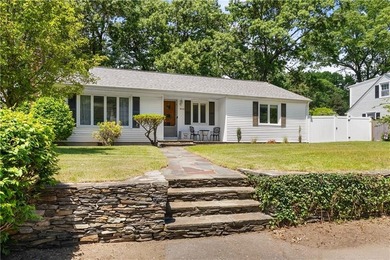 Desirable Governor Francis Farm neighborhood! This - photo 3
