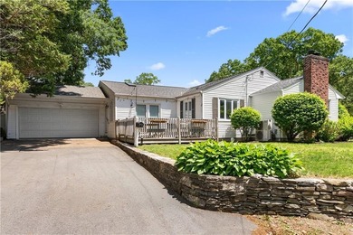 Desirable Governor Francis Farm neighborhood! This - photo 4