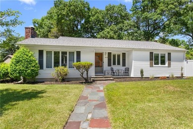 Desirable Governor Francis Farm neighborhood! This - photo 5