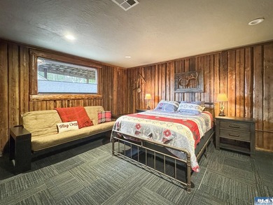 Mid-Century Rustic Charm Meets Modern Luxury! This beautifully - photo 24