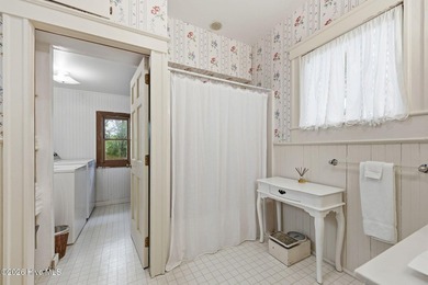 Step into a piece of Beaufort's history with the c. 1856 - photo 33