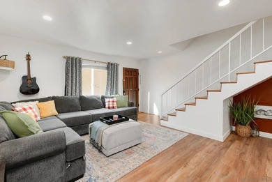 CLEANEST TOWNHOME ON THE MARKET!! - NO NEIGHBORS ABOVE OR BELOW - photo 3