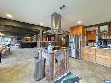 Mid-Century Rustic Charm Meets Modern Luxury! This beautifully - photo 34