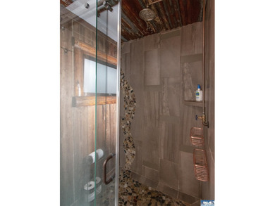 Mid-Century Rustic Charm Meets Modern Luxury! This beautifully - photo 36