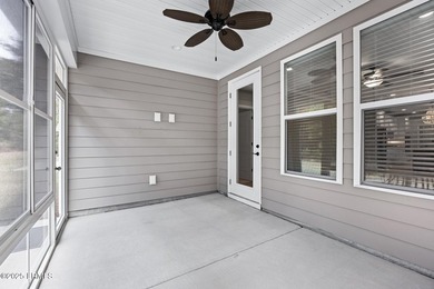 Discover this like-new, upgraded Hallmark home in Sun City - photo 41