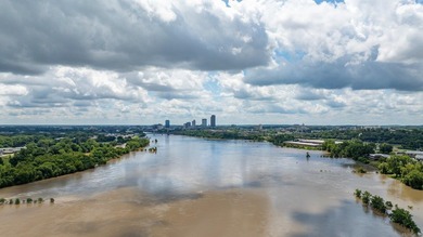 Amazing Riverbend condo custom designed by the renowned Noland - photo 47