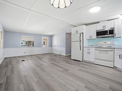 Back On Market Due to Buyer Losing Her Buyer - Located in the - photo 7