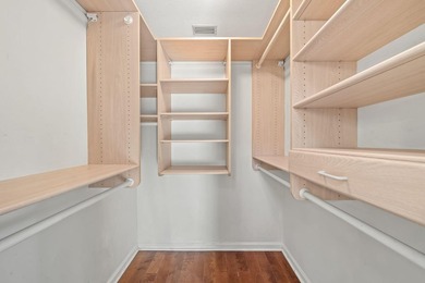 Beautifully remodeled single-story home offering 2 bedrooms, 2 - photo 20
