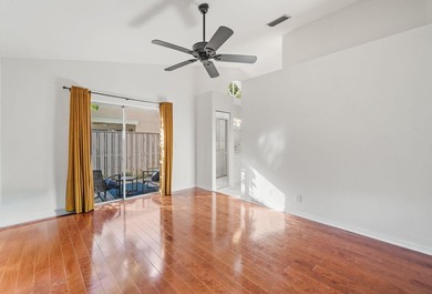 Beautifully remodeled single-story home offering 2 bedrooms, 2 - photo 21
