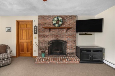 WELCOME TO RIVERFRONT ESTATES! LOCATED A SHORT DISTANCE FROM - photo 3
