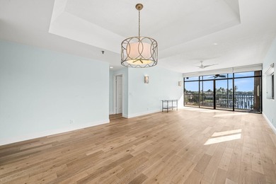 Waterfront condo for sale in the sought-after 12 Oaks community - photo 5