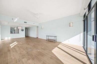 Waterfront condo for sale in the sought-after 12 Oaks community - photo 6