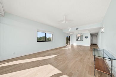Waterfront condo for sale in the sought-after 12 Oaks community - photo 8