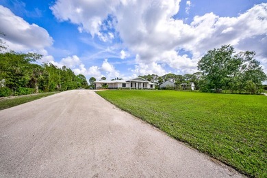 Experience luxury and space in this stunning estate located in - photo 6