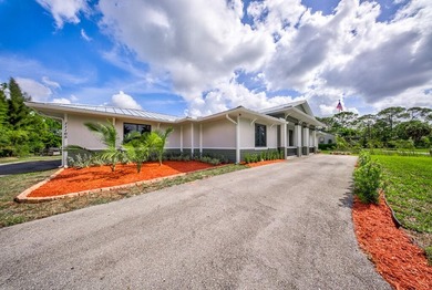 Experience luxury and space in this stunning estate located in - photo 8