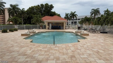 Rare waterfront, corner luxury end-unit in the highly coveted - photo 11