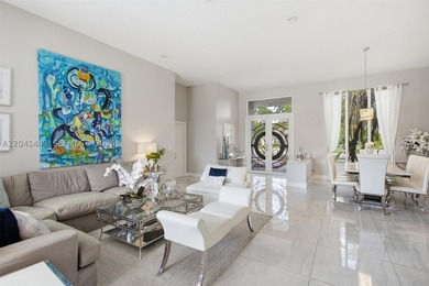 Discover your own private oasis in the heart of Weston! Situated - photo 12