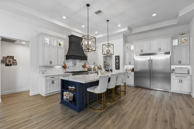 Welcome to this exceptional waterfront single-family residence - photo 2